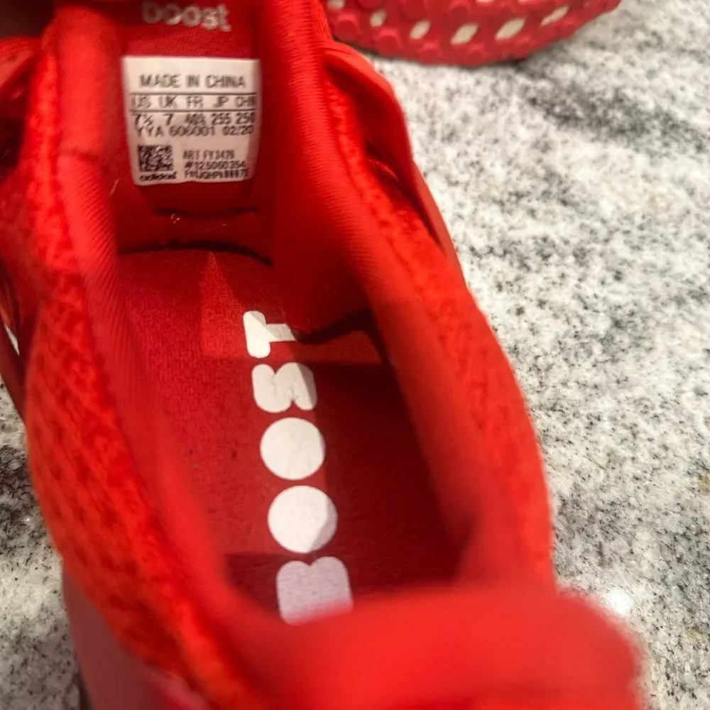 Adidas Boost RED Montréal Size 7.5 Men's‎